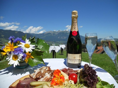 Get married at Hotel Paxmontana