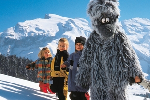 Kinder im Yetipark im Brunni