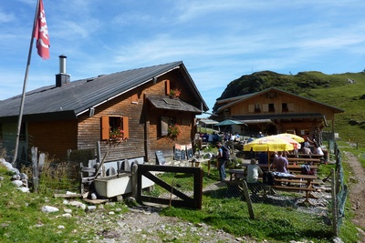 Alpkäserei und Alpbeizli Oberfeld am Walenpfad