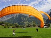 Gleitschirmlandung Kandersteg
