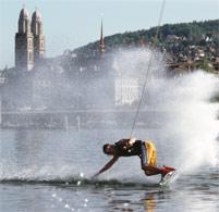 Zürich erleben: Wakeboarden auf dem Zürichsee Zürich erleben: Wakeboarden auf dem Zürichsee
