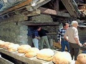 Prodotti locali Forni per il pane del Val d'Hérens