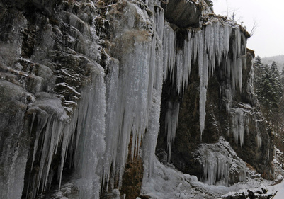 Eiszapfenlandschaft im Kleinen Melchaatobel bei Giswil OW
