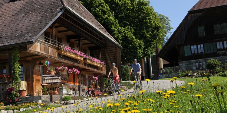 Heimatmuseum mit Schautöpferei und Töpfer-Café im Emmental.