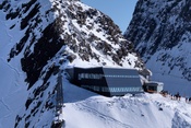 Restaurant Matterhorn glacier paradise zoom