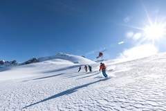 Heli-Skiing & Boarding Heli-Skiing & Boarding