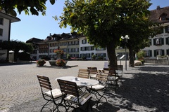 Unterseen - Stadthausplatz Unterseen - Stadthausplatz