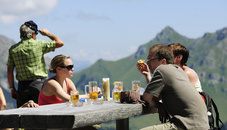 Rast auf der Pfälzerhütte Rast auf der Pfälzerhütte