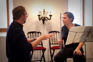 Erfahrene und arrivierte Musiker geben jungen Academy-Studenten Tipps