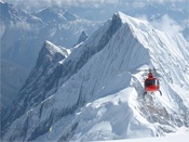 L‘hélicoptaire Fisthtailair en intervention dans la région himalayenne.