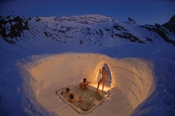Jacuzzi im Iglu-Dorf