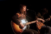 Lesley Meguid auf der New Talent Stage im Foyerzelt 2010