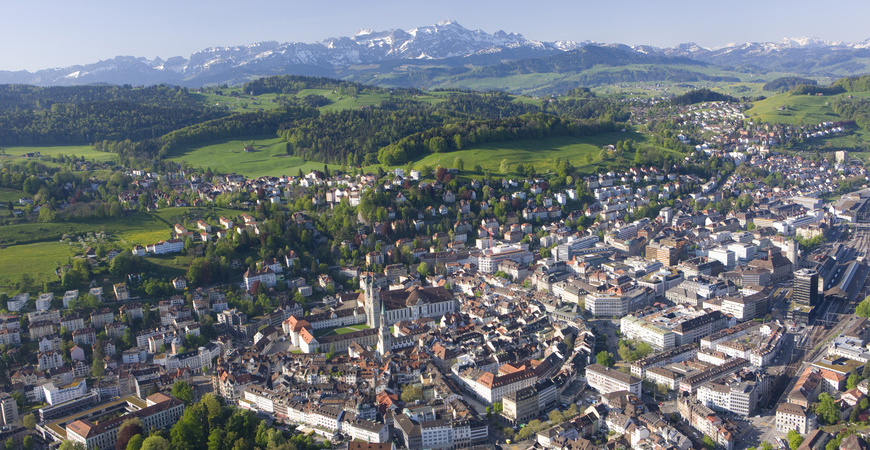 St.Gallen, Kathedrale und Blick auf Säntis