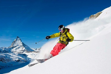 Freeride au Rothorn –avec vue sur le Cervin. Photo: ©Fredrik Schenholm