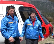 Pilot Dani Aufdenblatten (rechts) und Flughelfer Richi Lehner