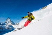 Freeriding on the Rothorn – with views of the Matterhorn. © Fredrik Schenholm